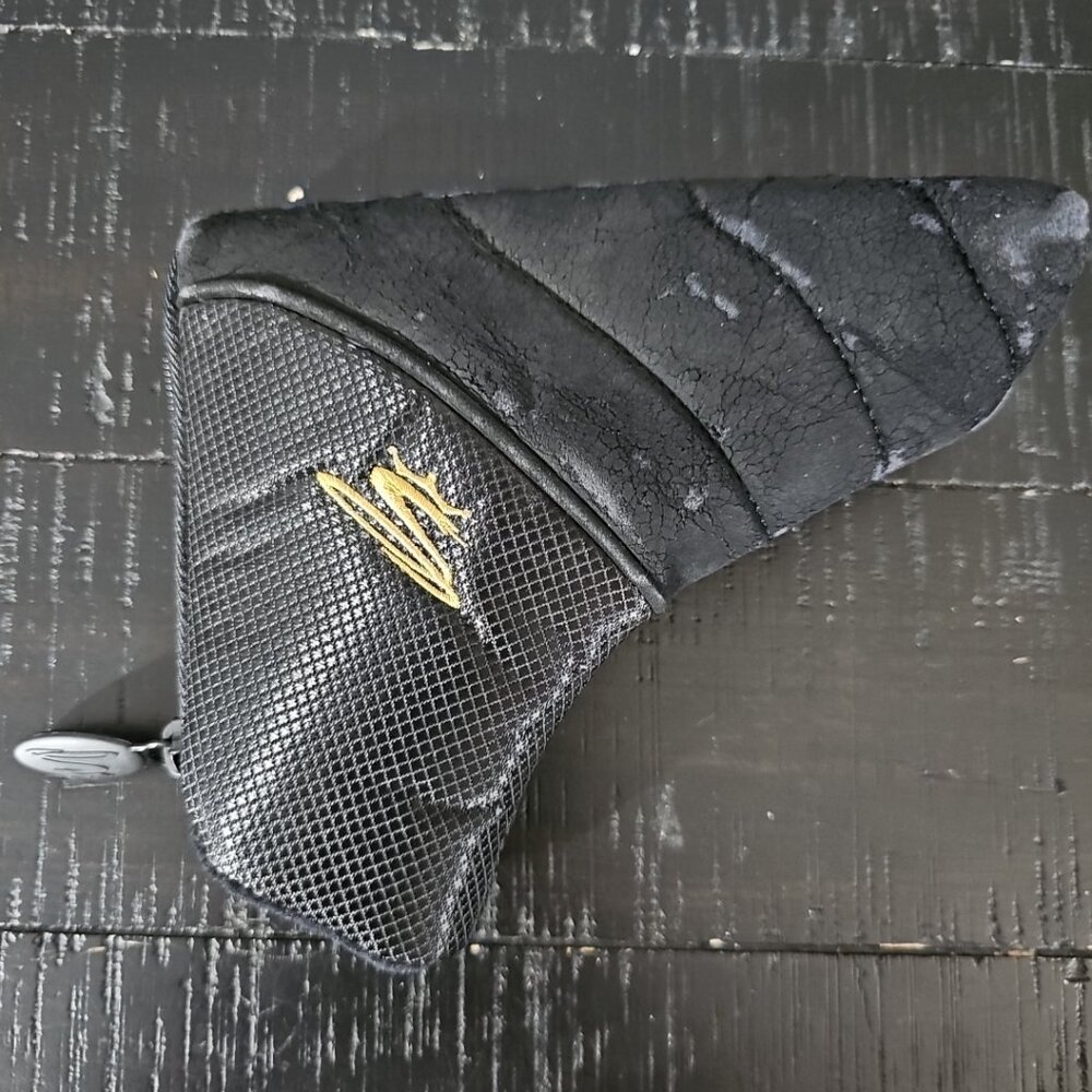 Cobra Golf Black and Gold Zip Closure Blade Style Putter Head Cover